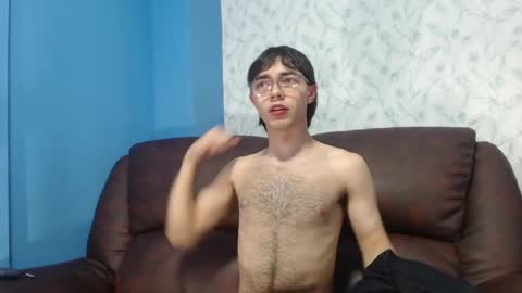 Snapshot of andreww_whitee chatting on December 2024 09:06:01 PM AndreW White online show from December 2024 09:06:01 PM