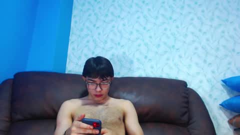 Snapshot of andreww_whitee chatting on December 2024 09:28:02 PM AndreW White online show from December 2024 09:28:02 PM