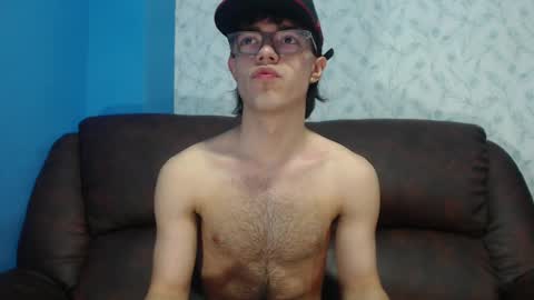 Snapshot of andreww_whitee chatting on December 2024 10:37:01 PM AndreW White online show from December 2024 10:37:01 PM