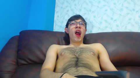 Snapshot of andreww_whitee chatting on January 2025 11:02:01 PM AndreW White online show from January 2025 11:02:01 PM