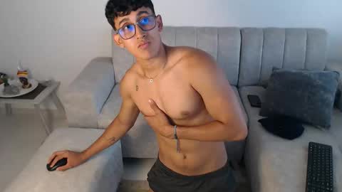 Androx boy online show from October 2025 09:06:01 PM