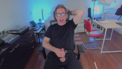 Snapshot of andy0pandi chatting on September 2025 08:09:01 PM Andrew online show from September 2025 08:09:01 PM