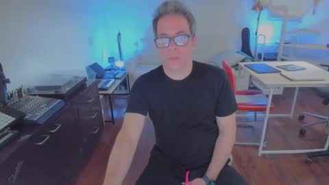 Snapshot of andy0pandi chatting on September 2025 04:32:02 PM Andrew online show from September 2025 04:32:02 PM