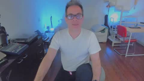 Snapshot of andy0pandi chatting on October 2025 12:17:02 AM Andrew online show from October 2025 12:17:02 AM