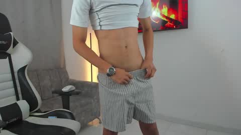 andy_bigcock01 online show from December 2024 03:58:02 AM