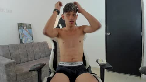 andy_bigcock01 online show from February 2025 03:52:01 AM