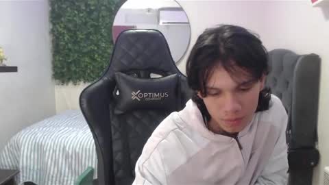 andy_dan1 online show from January 2025 02:14:01 PM