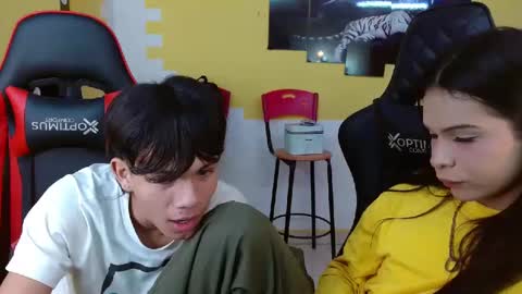 andy_dan1 online show from February 2025 02:42:02 PM