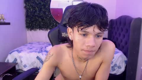 andy_dan1 online show from March 2025 01:56:02 PM