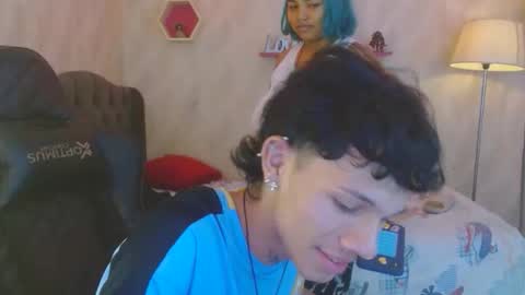 andy_dan1 online show from November 2025 04:40:01 PM