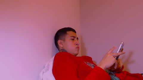 Snapshot of andy_xtralarge chatting on March 2025 10:08:02 PM andy_xtralarge online show from March 2025 10:08:02 PM