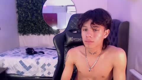 Snapshot of andyanddant chatting on March 2025 04:25:01 PM andyanddant online show from March 2025 04:25:01 PM