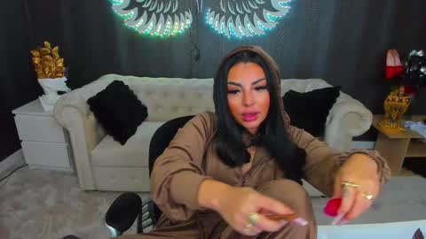 Anne online show from December 2025 05:18:02 PM