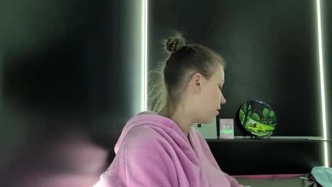 anet228 online show from March 2026 06:07:01 PM