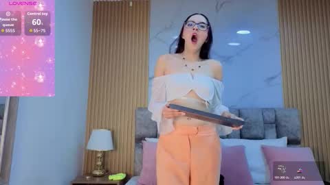 Snapshot of angel__kiss chatting on January 2026 12:20:01 PM angel__kiss online show from January 2026 12:20:01 PM