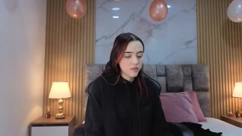 Snapshot of angel__kiss chatting on February 2026 11:33:01 AM angel__kiss online show from February 2026 11:33:01 AM