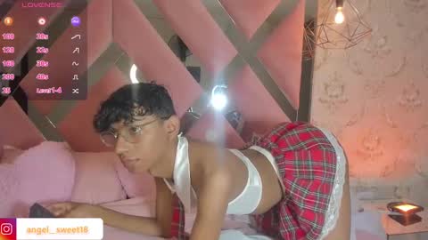 Snapshot of angel__sweet18 chatting on December 2024 09:02:01 PM online show from December 2024 09:02:01 PM