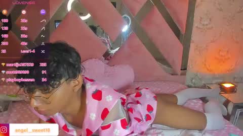 Snapshot of angel__sweet18 chatting on December 2024 12:30:02 AM online show from December 2024 12:30:02 AM