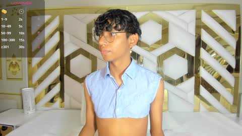 Snapshot of angel__sweet18 chatting on January 2025 10:00:02 AM online show from January 2025 10:00:02 AM