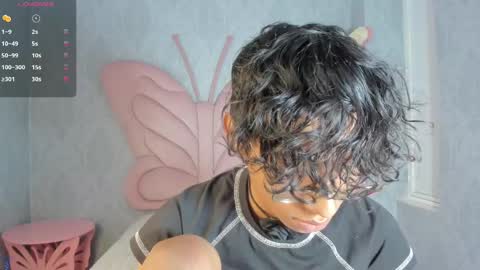 Snapshot of angel__sweet18 chatting on February 2025 12:36:02 AM online show from February 2025 12:36:02 AM