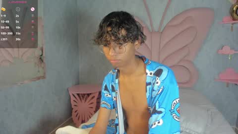 Snapshot of angel__sweet18 chatting on February 2025 12:10:02 AM online show from February 2025 12:10:02 AM