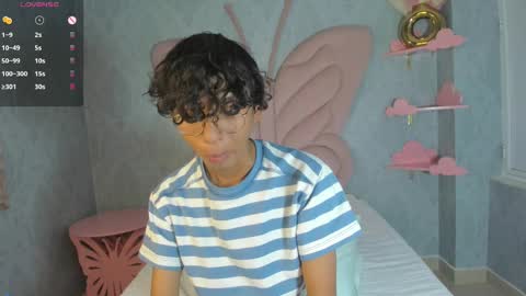 Snapshot of angel__sweet18 chatting on March 2025 03:26:02 AM online show from March 2025 03:26:02 AM