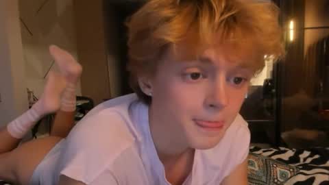 Snapshot of angel_andreww chatting on May 2026 04:50:01 PM angel_andreww online show from May 2026 04:50:01 PM