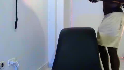 Snapshot of angel_blakee chatting on December 2024 03:47:02 AM Angel Blake online show from December 2024 03:47:02 AM