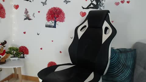 Angel Curl online show from February 2025 02:40:01 AM