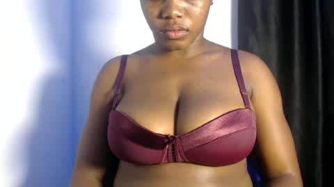 Snapshot of angel_daisyy chatting on June 2026 07:12:02 AM Daisy online show from June 2026 07:12:02 AM