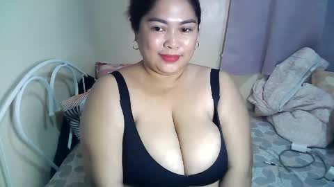 Snapshot of angel_fuckxx6969 chatting on May 2026 04:19:02 AM angel_fuckxx6969 online show from May 2026 04:19:02 AM