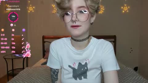 Angel Dust online show from November 2025 01:06:02 AM