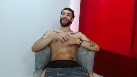 Snapshot of angel_kyrozz chatting on October 2025 07:47:01 PM angel_kyrozz online show from October 2025 07:47:01 PM