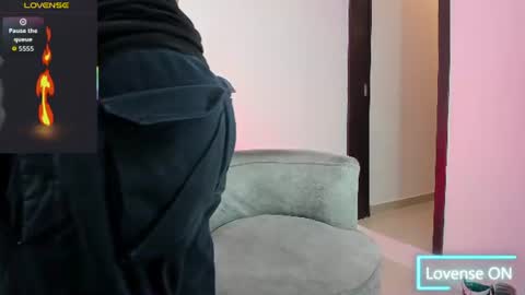 Snapshot of angel_kyrozz chatting on June 2026 07:02:01 PM angel_kyrozz online show from June 2026 07:02:01 PM