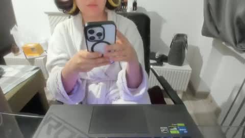 angel_lee__ online show from January 2025 04:28:01 PM