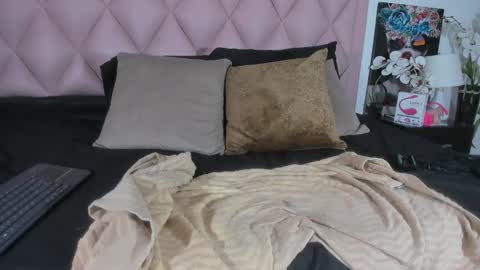 Angel  online show from December 2024 01:04:02 AM