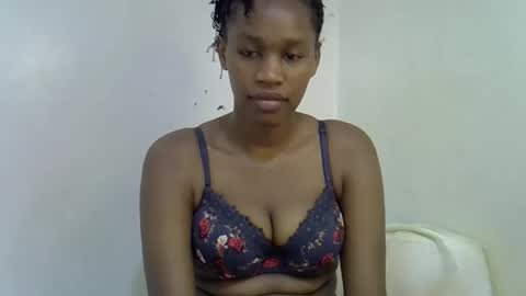 angel_mia5 online show from November 2025 02:43:02 PM