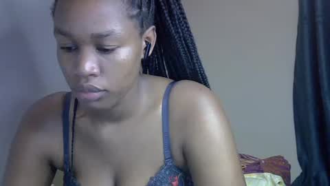 Snapshot of angel_mia5 chatting on June 2026 01:06:02 AM angel_mia5 online show from June 2026 01:06:02 AM