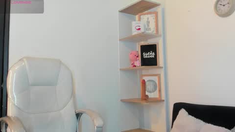 Snapshot of angel_of_lust_ chatting on November 2025 04:40:02 AM Angel online show from November 2025 04:40:02 AM