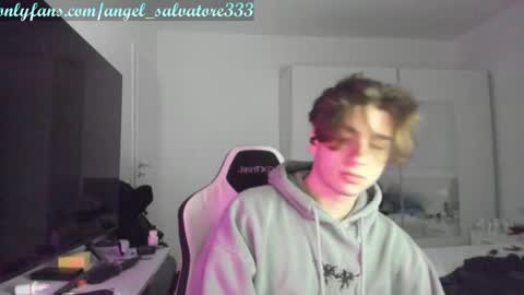 Snapshot of angel_salvatore333 chatting on November 2025 08:03:01 PM Angel online show from November 2025 08:03:01 PM