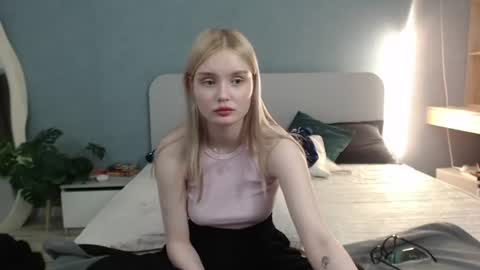 Snapshot of angel_share chatting on June 2026 09:14:01 AM Angela online show from June 2026 09:14:01 AM