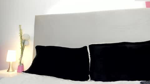 angel_velvet_ online show from October 2025 12:04:02 PM