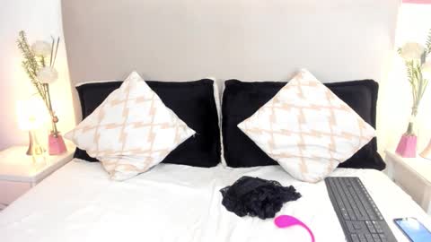 angel_velvet_ online show from February 2026 09:02:01 PM