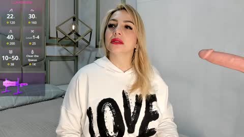 Snapshot of angel_vibes_ chatting on January 2025 10:19:01 AM Angel online show from January 2025 10:19:01 AM