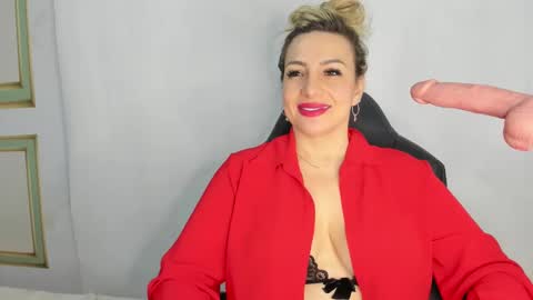 Snapshot of angel_vibes_ chatting on March 2025 12:20:01 AM Angel online show from March 2025 12:20:01 AM