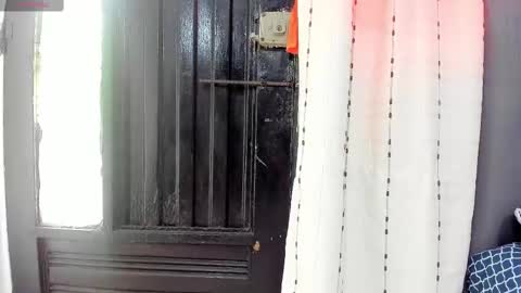 angela_nix online show from January 2025 09:23:02 PM