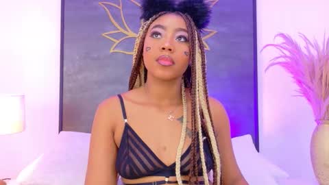 Angela Roberts online show from November 2025 03:45:02 AM