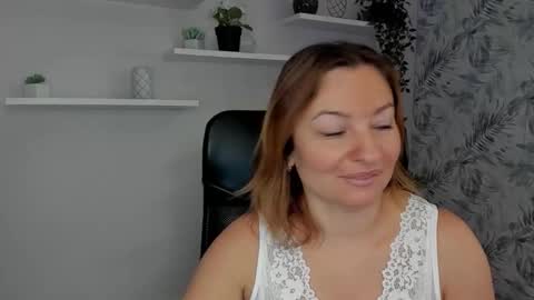 Angela online show from September 2025 05:40:01 AM