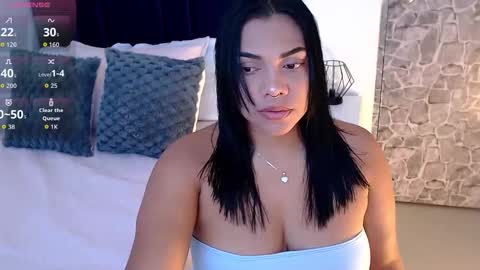 Angela online show from October 2025 07:13:01 PM