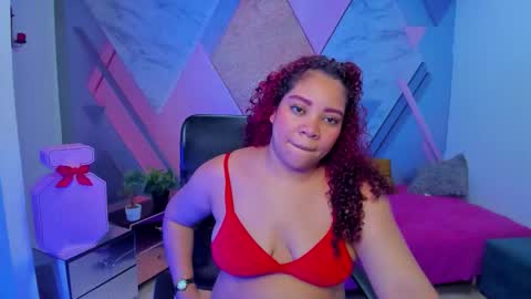 Angela online show from November 2025 01:04:02 AM